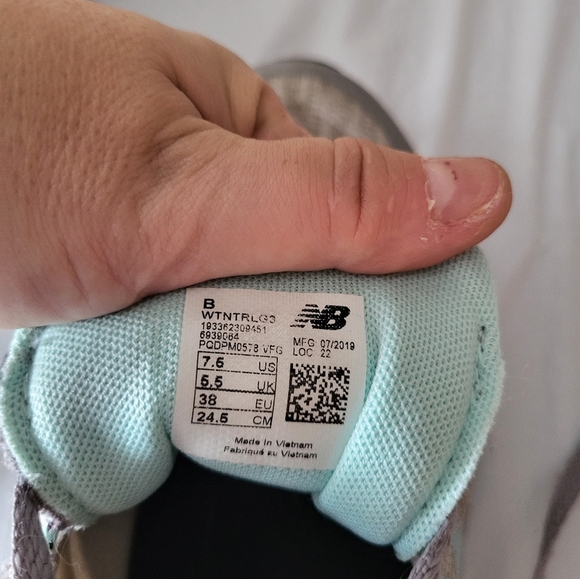 New Balance Tan and Teal Sneakers - Picture 7 of 10